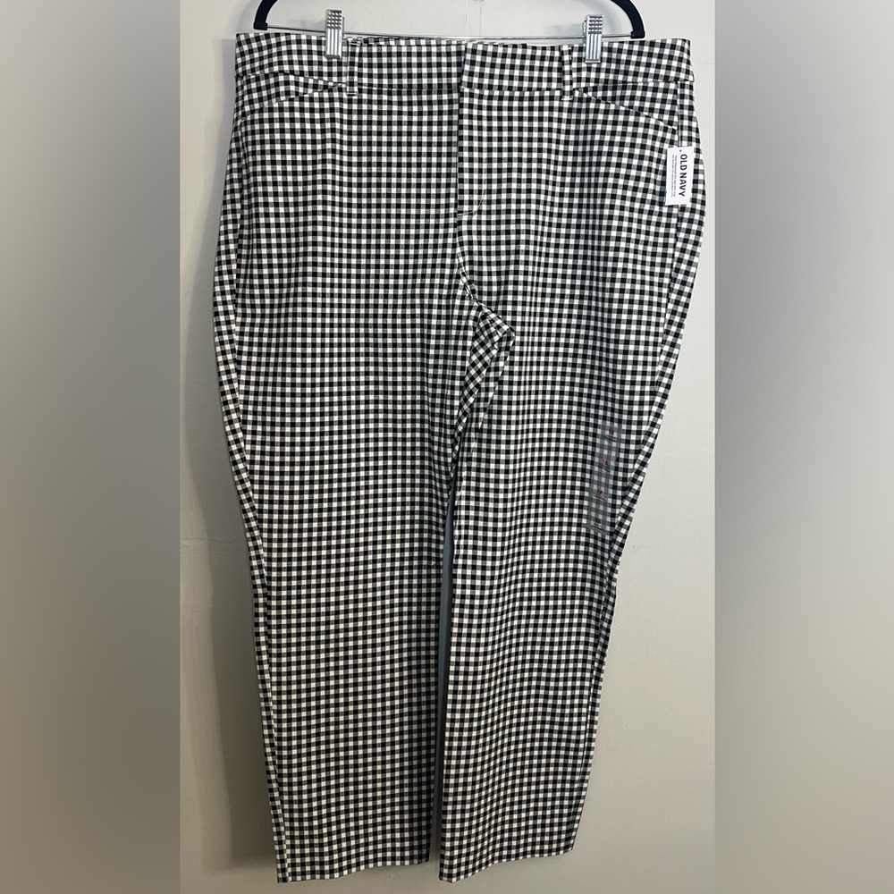 Old Navy Black and White Checkered Skinny Pants